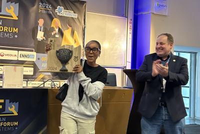 Gagnante d'un prix - Agrandir l'image 7 sur 17, fenêtre modale